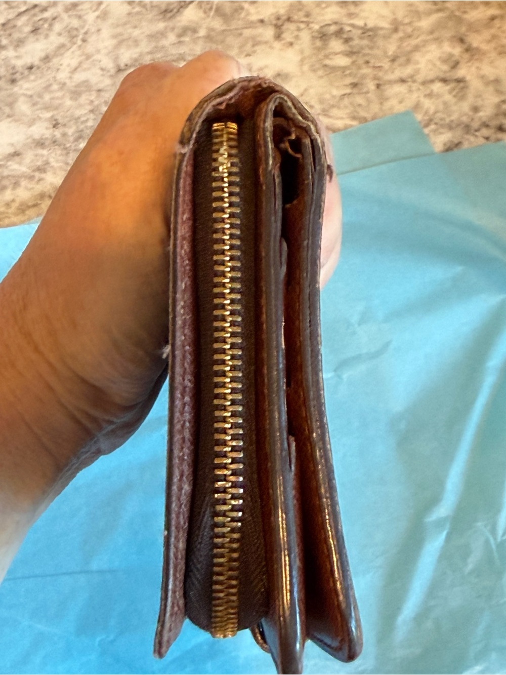 Louis Vuitton Vintage Y2K Unisex Classic Signature Monogram Bi-Fold Wallet - Picture 3 of 7